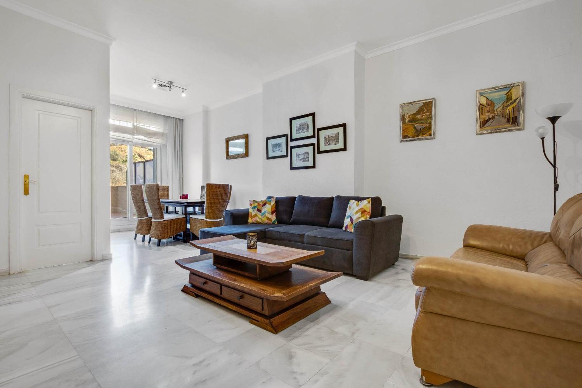 Lejlighed 6 Con Wifi, Ac, Piscina Y Parking Gratis Benalmádena